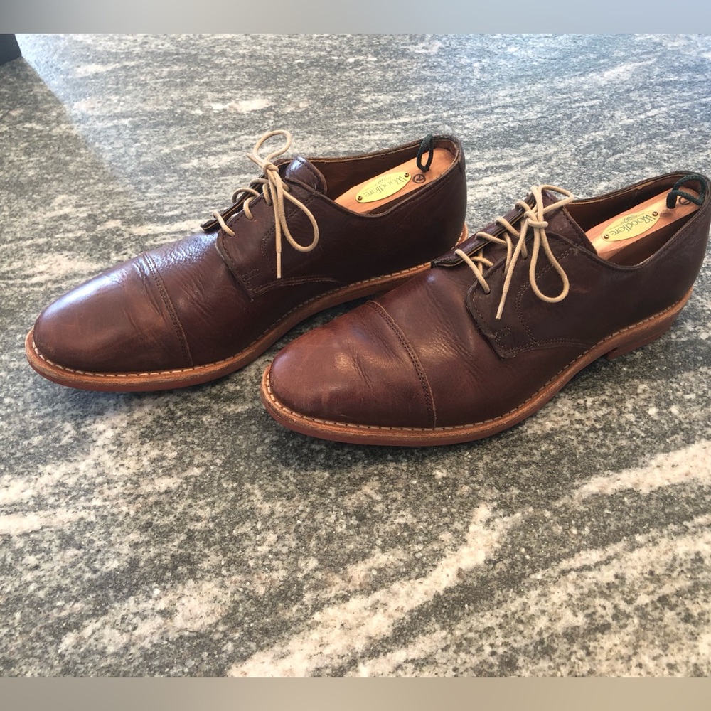 Allen Edmonds Oak Street, brown cap toe shoes, size 10.5D